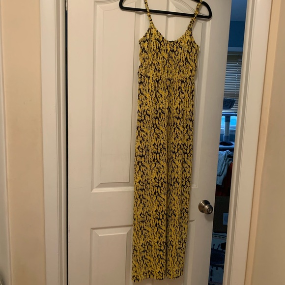 Asos Plisse Strappy Maxi Dress in Yellow Daisy Print - Picture 3 of 5